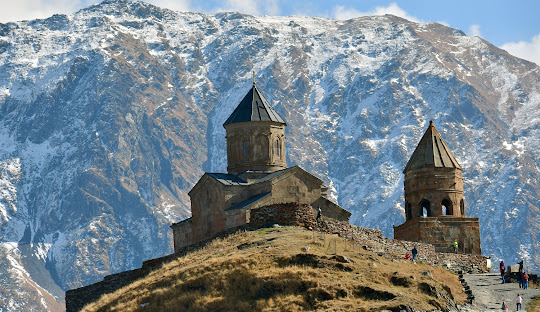 Stepantsminda - Gergeti Szentharomsag templom33